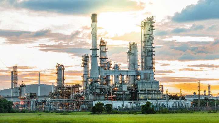 ENAP se dedica a la exploración, producción, refinación y comercialización de petróleo y cuenta con una unidad de gas / Bigstock