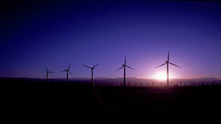 Santander y Caixabank dan crédito a Enercon para producir energía eólica