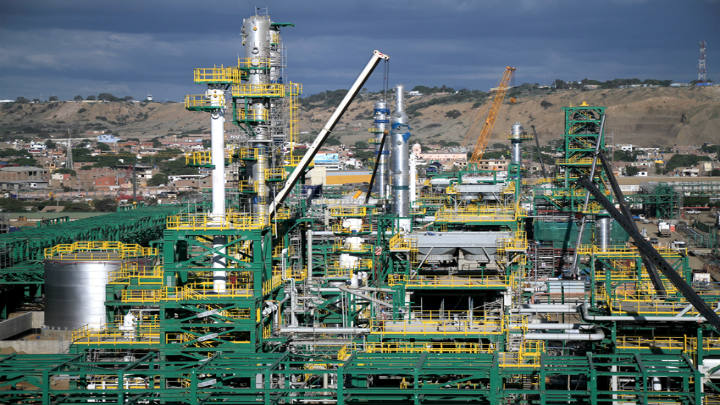 Consorcio Cobra-SCL y Petroperú firman contrato de obras en Refinería de Talara