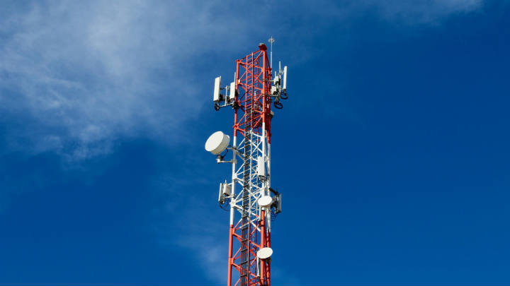Cuatro firmas en venta de torres de telecomunicaciones de Tigo a ATC en Colombia
