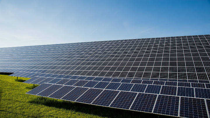 Apodi obtiene crédito para construir plantas solares en Brasil