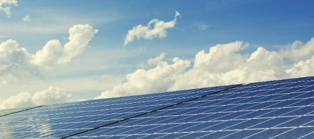 El parque solar está dotado con más de un millón de paneles / Pixabay
