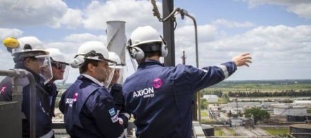 La compañía refina y comercializa combustibles y lubricantes a través de su filial Axion Energy / Tomada de Secretaría de Energía de Argentina - Twitter