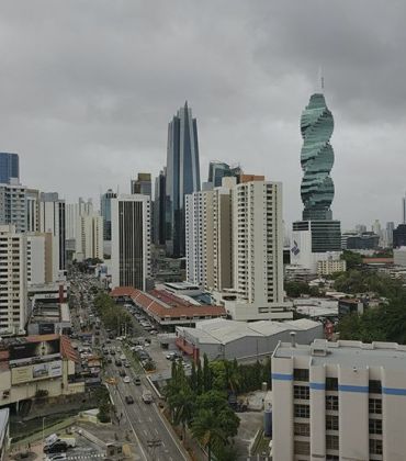 Según el Banco Mundial, Panamá crecerá este año 2,5 %, cifra muy por debajo del 6,5 % de crecimiento en 2023./Foto Darren Miller - Unsplash.