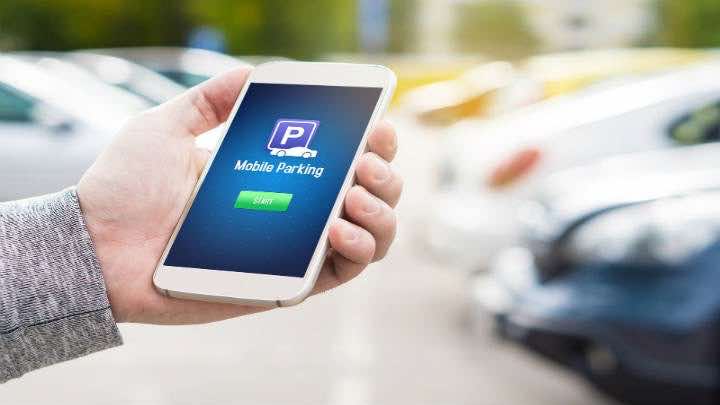 Usuarios podrán pagar el servicio de estacionamiento desde sus móviles / Bigstock
