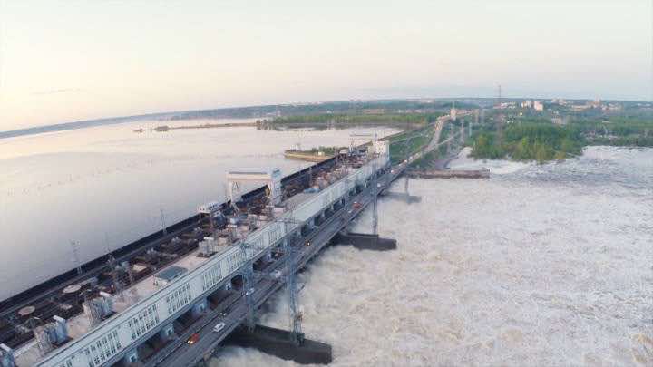 CESP opera tres centrales hidroeléctricas, dos en la cuenca del río Paraíba y una en el río Paraná / Bigstock 
