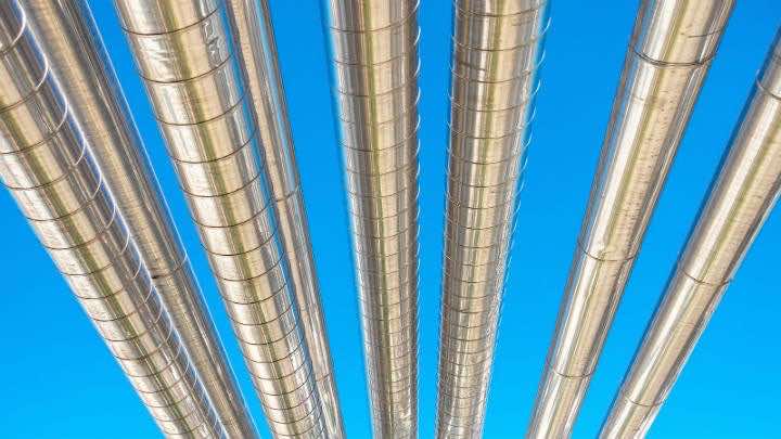 Ipsco provee tuberías especiales a la industria de petróleo y gas / Bigstock