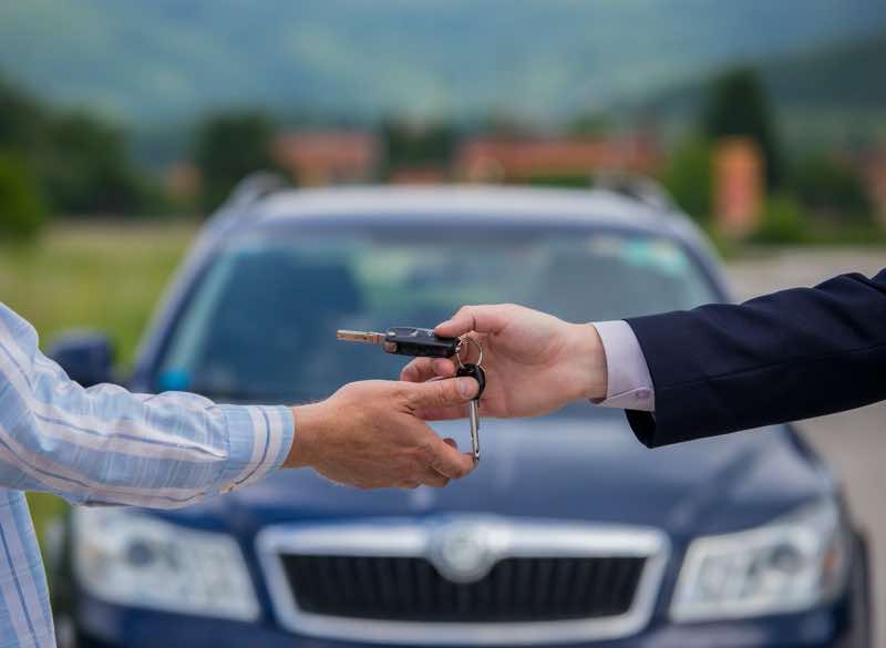 Firma Car financia automóviles a través de arrendamiento puro o leasing / Bigstock
