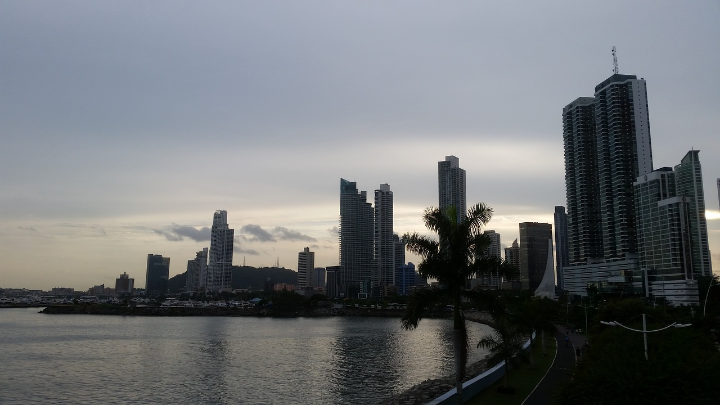 Panamá aspira a que en el 2050 la capacidad instalada de energía renovable supere el 70 % a nivel nacional / Pixabay