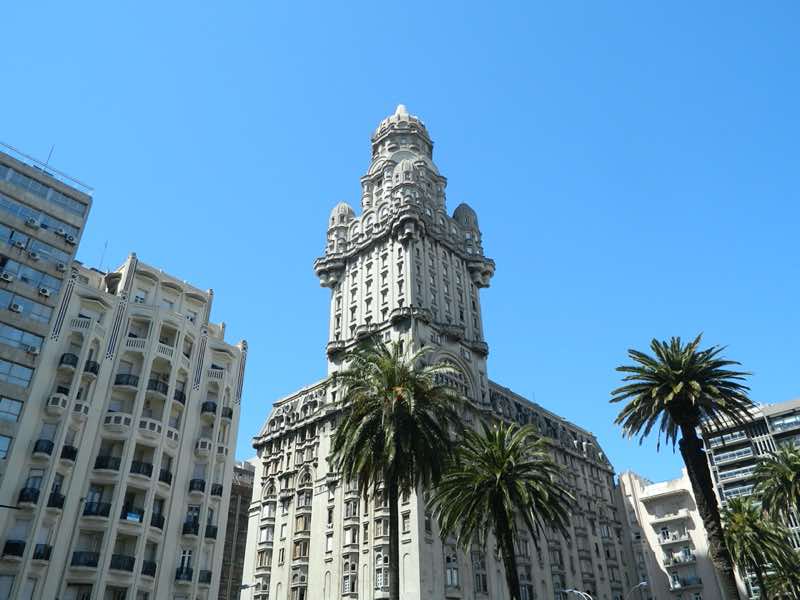 Uruguay reabre bonos globales para refinanciar al gobierno central/ Archivo
