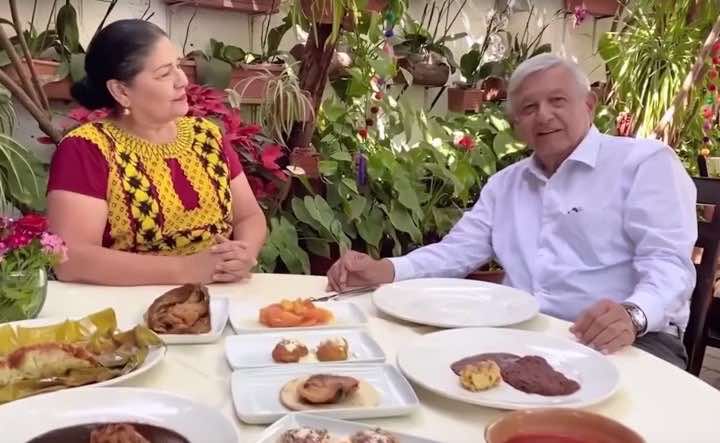 López Obrador instó a los mexicanos a salir de su casa pues el país "aún está en fase 1 del coronavirus"