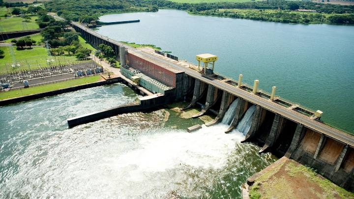 AES hoy opera en Brasil nueve plantas hidroeléctricas, tres pequeñas centrales hidroeléctricas, cinco complejos eólicos y dos solares / Tomada del sitio web de la empresa