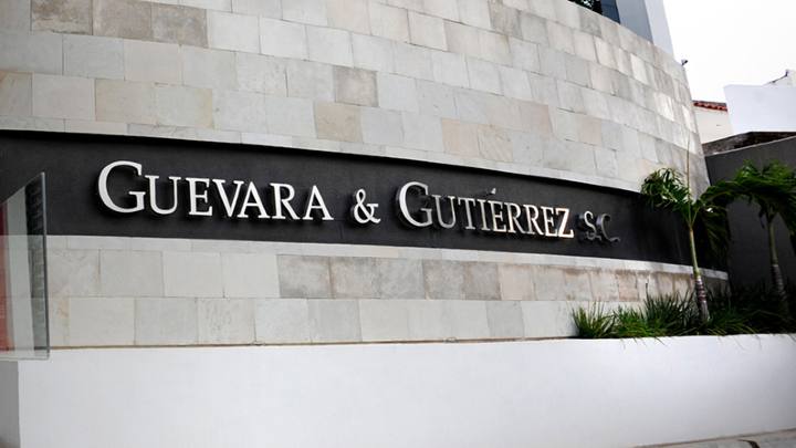 Fundada en 1989, Guevara Gutiérrez cuenta con una plantilla de 25 profesionales y 30 áreas de práctica