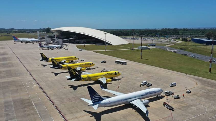 Cerealsur, a través de Puerta del Sur, operaba el Aeropuerto Internacional de Carrasco y el de Puerta del Este y ahora está a cargo de seis terminales ubicados en el interior de Uruguay. / Tomada de la página del Aeropuerto de Carrasco en Facebook.
