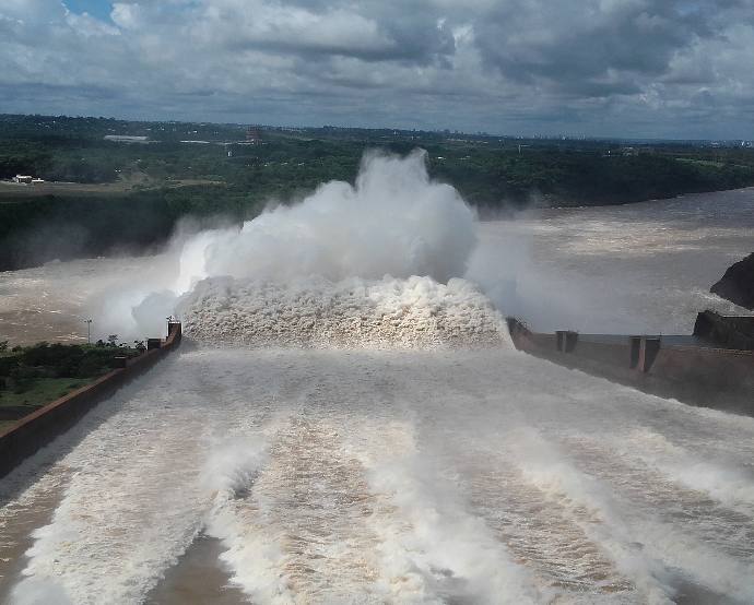 Los proyectos en marcha en Paraguay aprovecharán el recurso hídrico de la central de Itaipú./ Pixabay