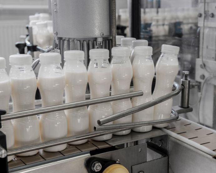 Lactalis do Brasil ofrece a los consumidores productos lácteos en una selección de marcas, incluidos Batavo, Président, Elegê, Cotochés, Poços de Caldas, Itambé y Parmalat./ Canva.