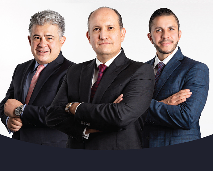 Jorge Pasquel, Luis Ricardo García de Alba y Alfredo Castilleja hacen sinergia y lanzan la firma especializada en tributario, C&C Asesores. / Composición Miguel Loredo - LexLatin.