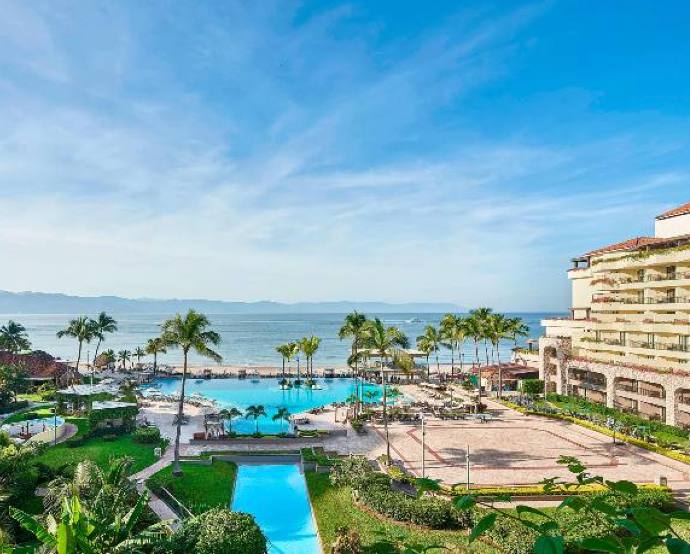 Ubicado en la Bahía de Banderas, Marriott Puerto Vallarta Resort & Spa cuenta con 433 habitaciones y suites, seis restaurantes y bares y 825 metros cuadrados de espacio para reuniones y eventos./ Tomado del sitio web del alojamiento.