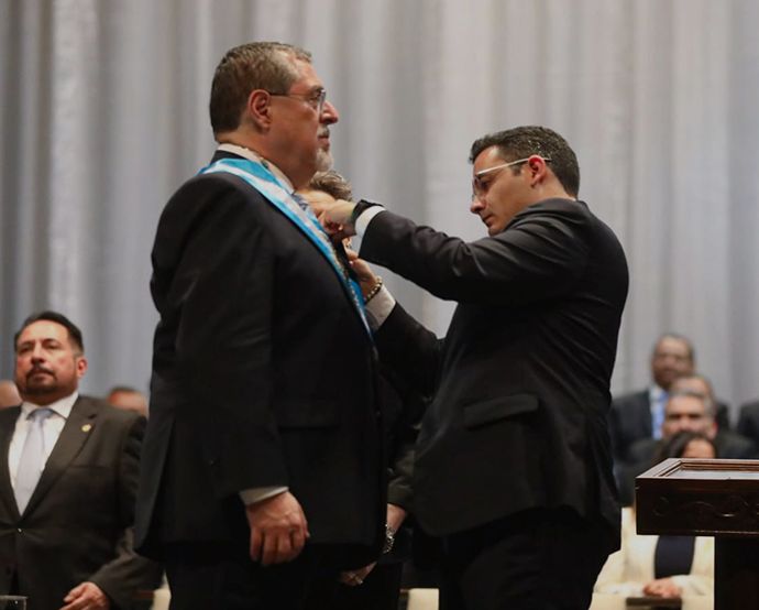 Bernardo Arévalo debió sortear varios obstáculos antes de ser investido como 52º Presidente de Guatemala./ Tomada del sitio web del Congreso de Guatemala.