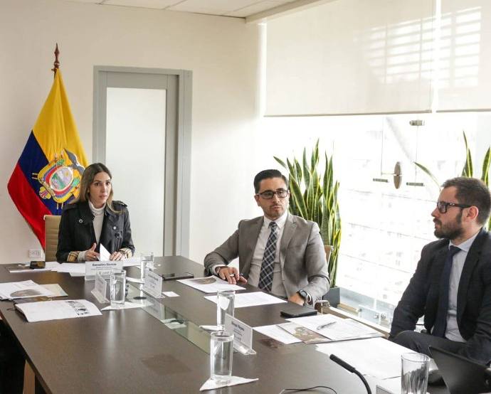 En febrero de este año, representantes de Solaris Resources se reunieron con Sonsoles García, ministra de Producción de Ecuador, para dar seguimiento al proyecto Warintza./ Tomada de la página de la empresa en Facebook.