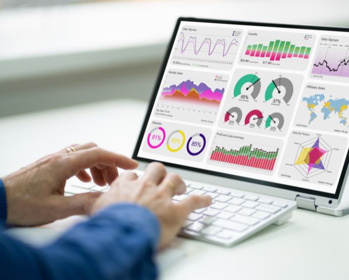 Lovelytics es una consultora en ingeniería de datos e inteligencia empresarial / Canva