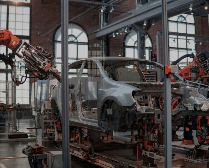 Por su peso en las exportaciones de México hacia Estados Unidos, la industria automotriz será una de las más afectadas por la política arancelaria de Trump./ Unsplash - Lenny Kuhne.