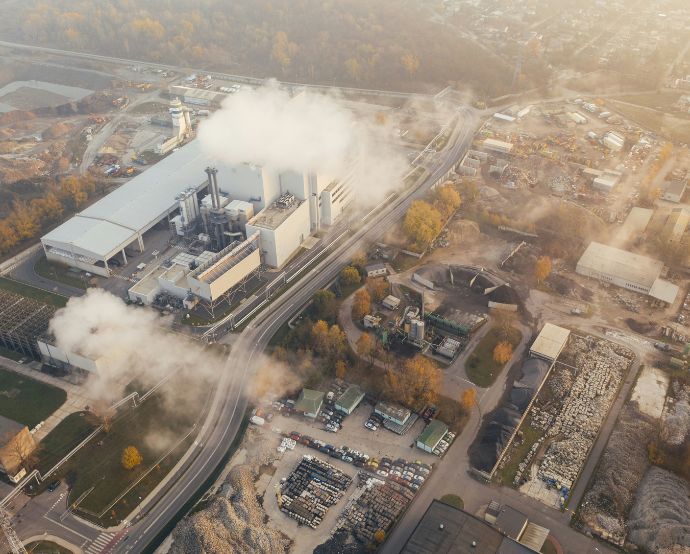Los créditos de carbono ayudan a reducir las emisiones al asignar un valor económico a los esfuerzos ambientales./ Unsplash - Marzin Jozwiak.