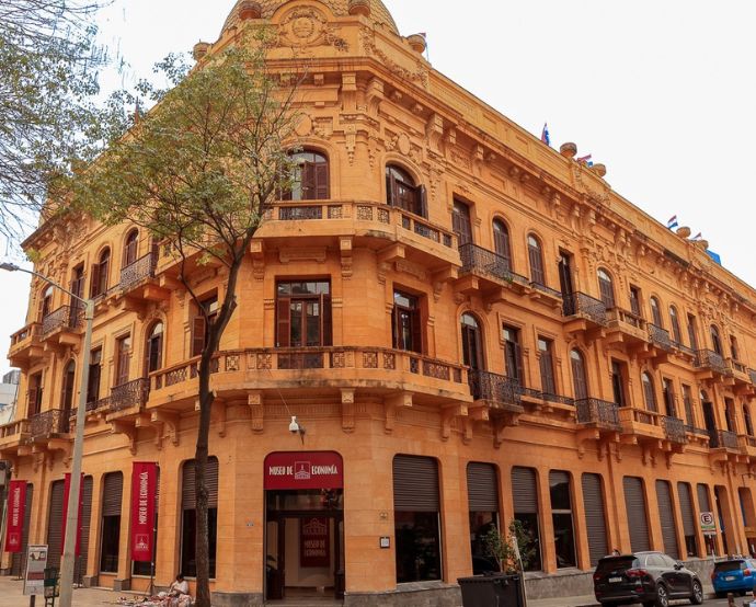 De acuerdo con el Ministerio de Economía y Finanzas, la demanda de los bonos fue de 4.500 millones de dólares, equivalente a 7,5 veces el monto emitido./ Tomada de la página de la institución en Facebook.