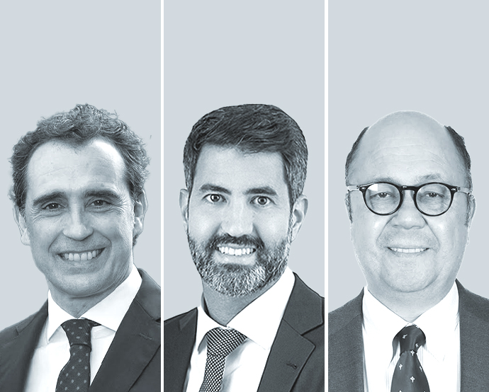 Javier Fontcuberta, de Cuatrecasas (izquierda); Loan Reis, de Lobo de Rizzo Advogados (centro), y Manuel Núñez Poblete, de Guerrero Olivos.