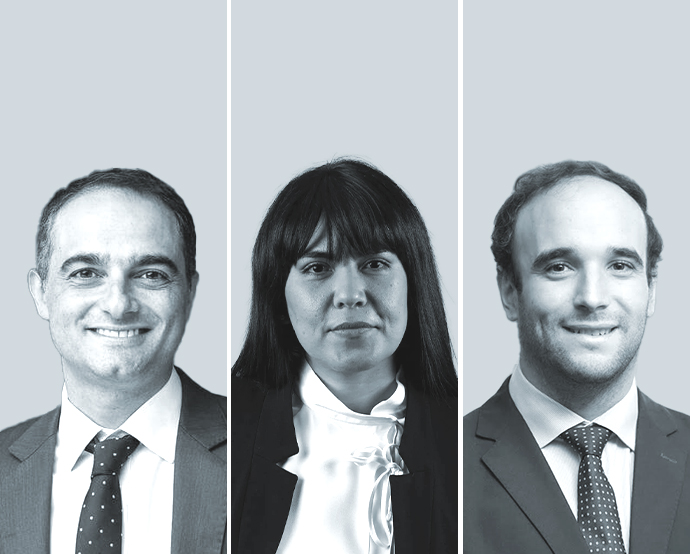 José Tomás Correa Concha, de DLA Piper en Santiago de Chile (izquierda); Jocelyn Aros, de Albagli Zaliasnik (AZ), y Joaquín Palma, de Palma Abogados.