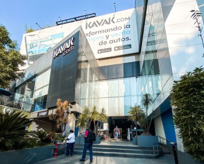Kavak se mantiene presente en México, Brasil, Argentina, Chile, Turquía, Emiratos Árabes Unidos y Omán./ Tomada de la cuenta de la empresa en Linkedin.