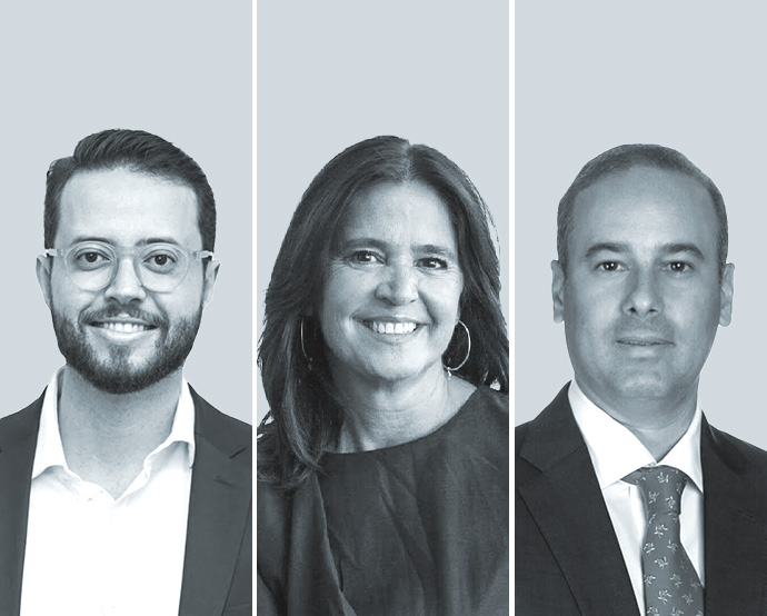 Rodrigo Pires, de William Freire Advogados Associados (izquierda); Carolina Cabrera Silva, de LawTech, y Rodrigo de los Ríos Gordoa, de Cannizzo.