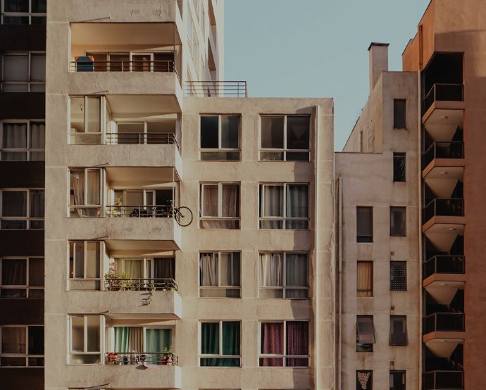 El sector inmobiliario chileno espera que la nueva ley permita alcanzar la meta de crecimiento de 9 % para este año./ Unsplash, Neyerlin Silva.