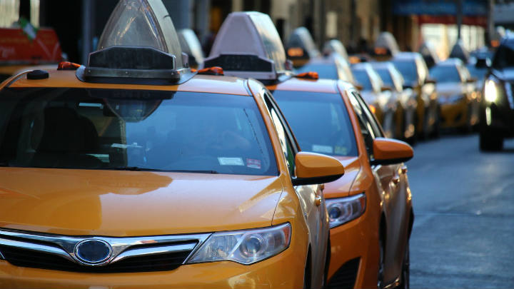 Uber gana litigio a Gremio de Taxistas de Iquique asistido por BAZ|DLA Piper