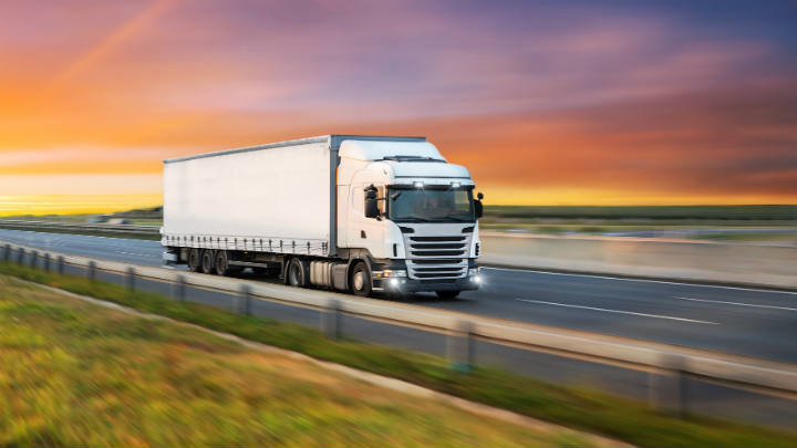 Por las rutas 21 y 24 se moviliza 50 % de la carga pesada en Uruguay / Bigstock
