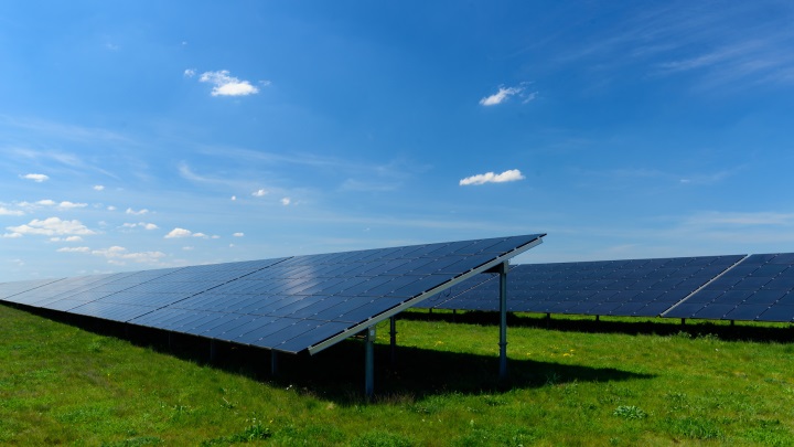 Posadas, Posadas & Vecino asesora al IIC en financiamiento de plantas solares en Uruguay