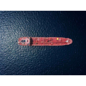 Barco en alta mar / Banco de imágenes de Unsplash, Shaah Shahidh