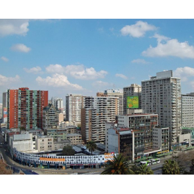 El edificio comprado por Credicorp tiene 25 pisos y está ubicado en la comuna de Ñuñoa en Santiago de Chile. / Tomado de Lebastias, de Pixabay. 
