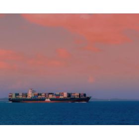 Según la Organización Marítima Internacional (OMI), el desvío de  buques por Sudáfrica añade 10 días al viaje habitual e incrementa significativamente las tarifas de transporte./ Unsplash - Borderpolar Photographer.
