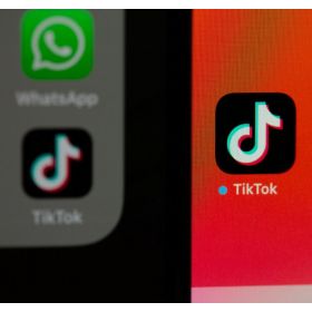 TikTok ha argumentado que no debe ser sometida a acuerdos de licencia similares a los de Spotify / Unsplash, Solen Feyissa