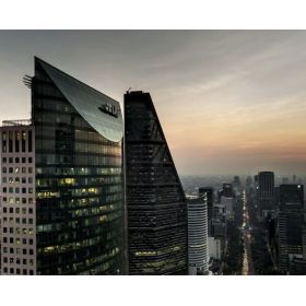 La incertidumbre económica y regulatoria ha llevado a compradores y vendedores a concentrar la negociación en la asignación del riesgo y en la arquitectura contractual de las operaciones. / Unsplash -  carlos aranda.