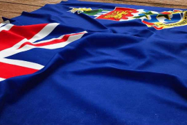 Bandera de las Islas Caimán / Bigstock