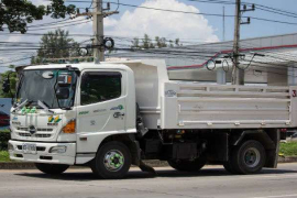 Mavesa ofrece camiones y buses de la marca Hino / Bigstock
