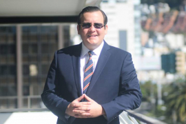 Quirós Rumbea ha ocupado diversos cargos en la administración pública ecuatoriana