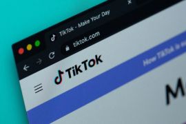 TikTok implementó “patrones oscuros” para inducir a los usuarios a escoger opciones intrusivas en la privacidad / Solen Feyissa - Unsplash