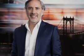 "En el Perú, además de la crisis sanitaria, se sumó una crisis política que por primera vez empezó a cuestionar el modelo económico", refiere Olaya.