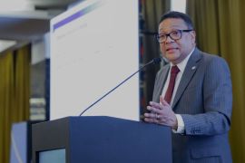 Foto tomada de la cuenta oficial de CSSPanamá en X, Dino Mon mientras presenta la reforma.