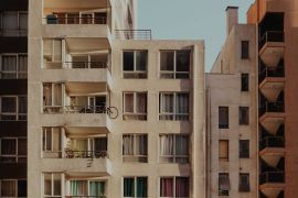 El sector inmobiliario chileno espera que la nueva ley permita alcanzar la meta de crecimiento de 9 % para este año./ Unsplash, Neyerlin Silva.