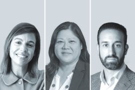 Amory Heine, de Cuatrecasas - Chile (izquierda); Angie Umezawa, de Payet, Rey, Cauvi, Pérez Abogados, y  Francisco Carbajal Domínguez, de Santamarina y Steta.