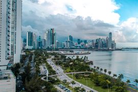 Panamá ha avanzado en la consolidación de un sistema de prevención de blanqueo de capitales, financiamiento del terrorismo y proliferación de armas de destrucción masiva. / Foto de Luis Aleman en Unsplash.